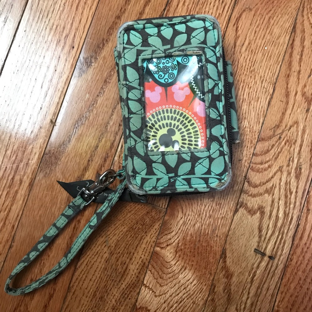 ❌SOLD❌ Disney Vera Bradley Wristlet Perfect Petals